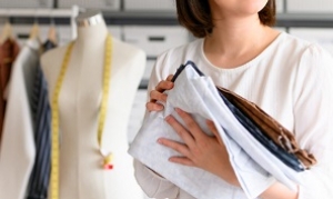 ≪上野エリア≫ 未経験も相談可能！アパレルデビューを応援します！あなたの接客経験を活かしませんか？◆まずは3ヶ月間だけ勤務もOK！その後長期に切替も可能◆アパレル・雑貨・コスメブランドなどで販売◆スタート日相談OK！◆勤務地相談OK！◆経験者歓迎！◆登録時に希望条件をお伺いします♪◆高時給！交通費支給！週払いOK！＜専用フォームの返信＆オンラインで簡単登録＞AP-T-iroiro