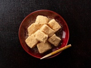 即日～長期＜鎌倉駅＞縁起もよく可愛らしい形状のサブレーは鎌倉銘菓！鎌倉発◇老舗店和菓子店の甘味処でホール接客＆和菓子の製造◇時給1500～1600円＋交通費 / 週払いOK / 20代.30代.40代.50代男女活躍中！＜専用フォーム返信＆オンラインで簡単登録＞FD-T-toshim