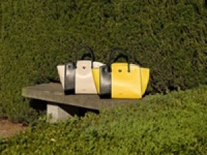 ■即日～長期■時給1500円以上(経験有)・交通費支給■＜FURLA /フルラ　玉川高島屋＞イタリア発・革新的な進化を続ける老舗バッグブランド【週払い可・社販なし / 制服貸与・シンプルネイルOK・20代,30代,40代女性スタッフ活躍中・スタート日相談OK】＜専用フォーム返信＆オンラインで簡単登録＞AP-T-fur