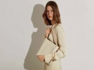 ◆即日～長期◆高時給！時給1700円(経験有)+交通費支給◆＜ヴァレクストラ / Valextra　玉川高島屋＞スキルを活かして働く◇イタリア発美しいデザインとカラーバリエが人気のラグジュアリーバッグブランドで販売【スタート日相談OK / 週払いOK / 私服勤務 / 駅から徒歩5分以内 / アパレル経験を活かしてお仕事 / 20代,30代,40代.50代半ば 男女スタッフ活躍中 / スタート日相談OK】＜専用フォームの返信＆オンラインで簡単登録＞AP-T-vale-d