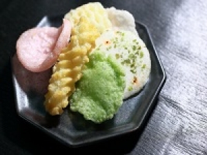 即日～長期＜蒲田東急＞もちもちのどら焼き、サクサクのおかき等☆上品なパッケージで手土産にも喜ばれる☆季節を楽しむ和菓子販売◇時給1500～1600円＋交通費支給 / 週払いOK / 和菓子未経験OK！プライベートも充実！20代30代.40代.50代前半女性スタッフさん多数活躍中◇社保完備/有給あり/週払い可＜専用フォーム返信＆オンラインで簡単登録＞FD-T-ginbo①