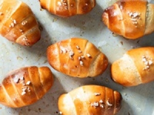 早めにお仕事確保！書類選考のみ【ベーカリー短期催事販売】＜2026.3/17～3/30　コレもう食べた？亀戸＞ フランス発の本格パンが揃う人気のベーカリーshopで販売◇ 時給1350～1450円＋交通費 / /週払いOK  / 扶養内 / 実働6H～相談OK / Wワーク / スニーカーOK /学生.20代.30代40代.50代前半 男女活躍中！＜専用フォーム返信＆オンラインで簡単登録＞tan-F-rubi①