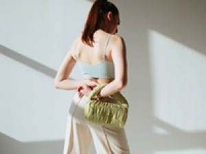 未経験積極採用 / 週2～OK 【SALE繁忙期の販売応援　7/18～8/17】時給1700～1750円＋交通費＜仙台港アウトレット＞アメリカ発のファッションブランド◇バッグや革小物の販売＆バックヤードのお仕事◇カフェやファーストフードなど飲食店での接客も歓迎◇週払いOK / 制服貸与 / 車通勤OK  /学生.20代.30代.40代女性スタッフさん活躍中！＜専用フォームの返信＆オンラインで登録OK＞tan-A-sale-micha②-d