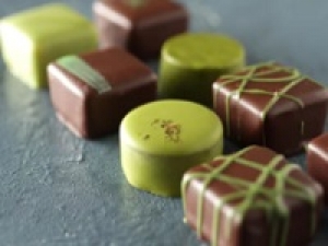 時給1500円+交◇即日～長期◇週4～5日【横浜そごう◆老舗のショコラ専門店】チョコレートや焼き菓子などの販売◇スイーツ好き大歓迎♪接客販売経験者さん、ご応募お待ちしています◇20代、30代、40代の女性スタッフさん活躍中のブランド！◇安定の長期でガッツリ稼げちゃう♪週払いもOK♪＜専用フォーム返信＆オンラインで簡単登録＞FD-T-del-d