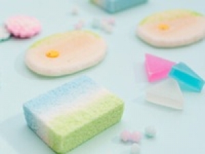 ■3/28NEW OPEN！オープニングスタッフ■ 食品未経験OK/ 即日～長期＜大井町トラックス＞名古屋尾張を代表する老舗店が展開する和菓子ブランド◇伝統的でありながらアートのような美しさ、ひらサイズの和菓子販売◇時給1500円＋交通費 / 週払いOK / 社保完備◇20代.30代.40代.50代女性スタッフさん活躍中！＜専用フォーム返信＆オンラインで簡単登録＞FD-T-ryogu-yu