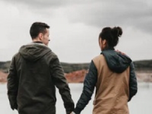 ＊即日～長期＊時給1600円以上(経験有)+交通費＊週4日～OK！【軽井沢アウトレット】国内有名セレクトショップ・人気ブランドのアウトレット店舗＊セレクトアイテムからオリジナルブランドまで多数集結！＊アパレル未経験歓迎！物販経験があればOKです♪＊週払いOK・社保有給完備＊20代,30代,40代女性スタッフ活躍中！＜専用フォーム返信＆オンラインで簡単登録＞AP-T-bcst