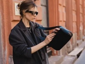 アパレル未経験OK【年末年始のSALE販売応援】12/中旬～1/中旬 ＜横浜ベイサイド＞ 日本でも大人気のNYブランド『COACH(コーチ)』販売＆バックヤード◇親子で共有したりと幅広い年齢層が愛用◇時給1750～1800円＋交通費 / 週払いOK ◇ 学生.20代.30代女性スタッフさん活躍中！＜専用フォーム返信＆オンラインで登録OK＞tan-A-ch