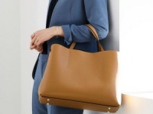 ■即日～長期■週3～4日■時給1450円(経験有)+交通費支給＜天然素材のバッグブランド＊たまプラーザ東急＞老舗メーカーの安心感！豊富で確かな品揃え■バッグ＆財布＆ファッション雑貨の販売■社販なし / 私服勤務・週払いOK・社保有給完備■20代,30代,40代,50代女性スタッフ活躍中！＜専用フォームの返信＆オンラインで簡単登録＞AP-T-prcsb