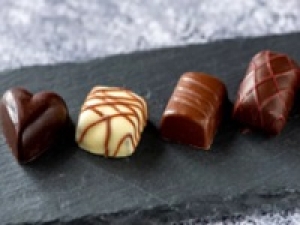 ■洋菓子未経験OK■即日～長期＜新宿小田急＞ベルギー王室御用達！チョコレート＆スイーツ菓子の人気SHOPで洋菓子の販売◇時給1500円＋交通費 / 週払いOK ◇20代.30代.40代.50代前半 男女スタッフさん活躍中！＜専用フォーム返信＆オンラインで簡単登録＞FD-T-ed-vita