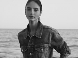 ■長期■時給1500円以上(経験有)+交通費■ レディースアパレル販売・バックヤード業務＜EMPORIO ARMANI｜エンポリオ アルマーニ 　銀座松屋＞イタリア発モード界の帝王ブランドのセカンドライン■遊び心あるデザインが魅力■週払い可・社保完備・社販不要・駅から徒歩5分以内・20代,30代.40代.50代女性スタッフ活躍中！＜専用フォームの返信＆オンラインで簡単登録＞AP-T-EA