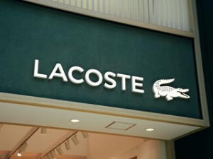 アパレル経験者歓迎＜LACOSTE (ラコステ)／鳥栖アウトレット＞メンズ・レディース服販売【時給1350～1400円】＜20～40代男女スタッフ活躍中！オンラインで登録OK！週払いOK！交通費支給＞ap-k-lac