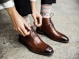 ■長期■時給1500～1700円+交通費支給■メンズシューズ等の販売■＜BERLUTI（ベルルッティ）　京都高島屋＞革新的な革染色技法で紳士靴の歴史を変えた老舗ラグジュアリーブランド！【私服勤務・駅から徒歩5分以内・20代,30代,40代男女スタッフ活躍中・週払いOK・スタート日相談OK】＜専用フォーム返信＆LINEビデオで簡単登録＞AP-K-berl