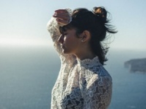 即日～長期 ＜DES PR&Eacute;S/デ・プレ ■玉川高島屋店■＞自分らしく生きる女性に向けたコンテンポラリーブランド■自由にファッションを楽しみながらお仕事できます♪■時給1600円以上（経験有）/ 交通費支給 / 週払いOK■20代,30代,40代前半女性スタッフ活躍中！＜専用フォームの返信＆オンラインで簡単登録＞AP-T-dep-d