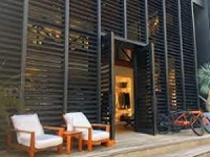 ■長期■時給1600円以上(経験有)+交通費支給■＜JAMES PERSE／ジェームスパース　新宿伊勢丹メンズ館＞西海岸テイストのカジュアルスタイル！セレブも着用◇ヨガなどスポーツラインも展開するブランドで販売♪ ★週払いOK・駅から徒歩5分以内・百貨店経験,セレクトショップ経験優遇・20代,30代女性スタッフ活躍中・スタート日ご相談ください欲しいとの事です＜専用フォームの返信＆オンラインで簡単登録＞AP-T-JP