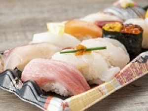 【すし将 / お寿司販売】書類選考のみ / 未経験歓迎＜2026.1/8～1/14　渋谷東急フードショー＞日給12,000円(時給換算1,714円)＋交通費◇7時間以上勤務した場合は残業手当あり(25％割増 /時給2142円)★1日でしっかり稼げる！大人気のパック入りお寿司の催事店舗で販売◇学生/20代.30代.40代.50代 女性スタッフさん活躍中！＜専用フォームの返信＆オンラインで登録OK＞tan-F-syo①