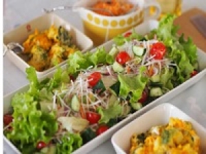 即日～長期◇マネキン◇日給10,000円＋交◇未経験OK＜RF1(アールエフワン)　熊本鶴屋＞種類豊富な色鮮やかなサラダや洋惣菜が並ぶデパ地下人気店で洋惣菜の量り売り☆量り売り未経験OK！8:00～16:00ワンシフト・制服貸与あり・20代.30代.40代 男女スタッフさん活躍中！＜専用フォームの返信＆LINEビデオで簡単登録＞FD-K-rf