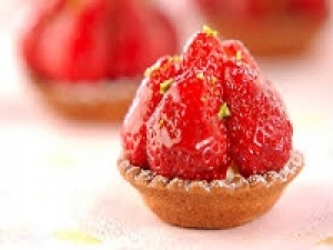 年末年始の洋菓子販売　12/1～1/15【週3日 / 11:00～20:00】未経験歓迎！こだわりのフルーツを使用したスイーツSHOPで洋菓子販売＜横浜そごう＞時給1500～1600円＋交通費 / 週払いOK / Wワーク / 扶養内 / 何かしらの販売経験があればOK / 期間限定の好条件＆高時給 / テキパキ動く事が好きな方におススメ！学生.20代.30代.40代女性スタッフさん活躍中！＜専用フォーム返信＆オンラインで簡単登録＞tan-F-pl-foun