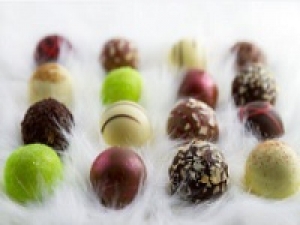 未経験歓迎◇洋菓子販売デビュー歓迎【チョコレート催事販売】10/20(設営)～10/30＜本厚木ミロード＞リーフ型チョコレートやフラワーショップのような可愛いロリポップ型チョコレート等の販売【実働8H】時給1400～1500円 / 交通費支給 / 週払いOK / 書類選考のみ / スニーカーOK / 学生.20代.30代.40代.50代女性活躍中！＜専用フォーム返信＆オンラインで簡単登録＞tan-F-monro.lepp①