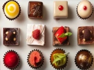 長期＜洋菓子販売 / 玉川高島屋＞スタート日相談OK◇時給1500円＋交 / 週払いOK◇チョコレートでコーテイングしたミルフィユ菓子発祥◇個包装＆オシャレなパッケージ◇一口サイズのプチフールや焼き菓子などギフトにも喜ばれる人気ブランド◇20代.30代.40代前半の女性スタッフさん多数活躍中！＜専用フォーム返信＆オンラインで簡単登録＞FD-T-ruru①-d