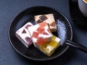 【未経験OK】即日～長期＜日本橋三越＞新感覚の和菓子販売◇時給1450～1550円＋交◇京都発！定番和菓子から現代アレンジしたものまで和菓子の新しい魅力が沢山◇20代.30代.40代.50代女性スタッフさん活躍中◇社保完備 / 週払いOK＜専用フォーム返信＆オンラインで簡単登録＞FD-T-tsuru②-d