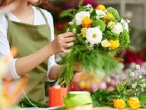 【✿青山フラワーマーケット✿ Xmas・年末アレンジメントスタッフ】時給1500円＋交通費＜12/22.23.26.28.29　中野マルイ＞ライフスタイル×フラワーがコンセプト★パリのマルシェのようなおしゃれなフラワーショップでブーケ制作◇販売/レジなし◇ 週払いOK / スニーカーOK / 扶養内 / 駅チカ / 20代.30代.40代.50代女性スタッフさん活躍中！＜専用フォーム返信＆オンラインで登録OK＞＞tan-O-aofla