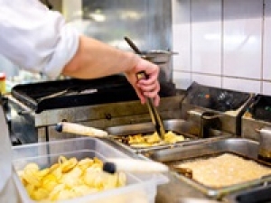 即日～長期＜8:00～17:00＞経験を活かして活躍！スーパーのデリカコーナー/ お弁当・惣菜の調理加工◇柏駅からバス5分◇時給1550円/月収例27万円/週払いOK◇週4～5日・フルタイムしっかり働ける！20代～50代男女活躍中＜専用フォーム返信＆オンラインで登録OK＞　OT-T-pea-souzai-toyoshiki