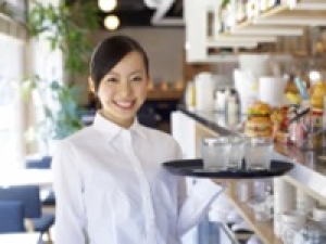 【ホール接客 / 嬉しい賄いあり / レジなし】未経験OK！即日～長期　マネキン日給11,500円＋交通費＜横浜高島屋＞銀座発の老舗洋菓子店◇サックリ×ザラメのリーフ型パイはロングセラー◇解放感ある落ち着いた店内・ガーデンテラス◇オシャレなカフェでホールスタッフ♪ 制服貸与あり◇20代.30代.40代.50代 男女スタッフさん活躍中！＜専用フォーム返信＆オンラインで登録OK＞FD-T-ues①