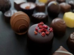 ■未経験OK■即日～長期◇実働6H～相談可 ＜GODIVA(ゴディバ)  　新宿ルミネエスト＞ベルギー発☆高級チョコレートの販売◇時給1350円＋交通費 / 週払いOK ◇甘すぎないビターな味も人気！何かしらの接客経験があればOK！20代.30代.40代男女活躍中！＜専用フォーム返信＆オンラインで簡単登録＞FD-T-gdv①