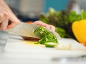 【調理】即日～2ヶ月 ※延長の可能性あり＜日本橋路面店＞本格フレンチレストランでの調理スタッフ募集◇高級フルーツ店が運営する有名レストラン◇ラグジュアリーな空間◇時給1550円＋交通費 / 週払いOK / 20代.30代.40代.50代男女スタッフさん活躍中！＜専用フォーム返信＆オンラインで簡単登録＞FD-T-sbyde