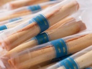 ＜マネキン＞即日～長期(スタート日相談OK)【未経験OK / 週3日～OK 】日給11000円＋交通費『YOKUMOKU（ヨックモック） 銀座松屋』ロール型のクッキー「シガール」はヨックモックの代表商品！手土産、日本土産の大定番！箱入り・袋入り洋菓子販売◇学生.20代.30代.40代女性活躍中＜専用フォーム返信＆オンラインで登録OK＞FD-T-yoku-long-mane①-d