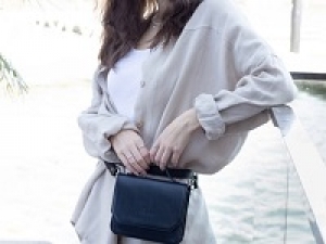 ＼未経験積極採用／ 週2～相談OK【GWのSALE販売応援 　4/9～5/9　佐野アウトレット】シーズン時給1800～1850円＋交◇バッグや革小物の販売＆バックヤード◇カフェやファーストフード店・飲食店での接客、催事販売で短期アルバイト経験など歓迎◇週払いOK / Wワーク / 扶養内 / 制服貸与 / 車通勤OK / 学生.20代.30代女性スタッフさん活躍中！＜専用フォーム返信＆オンラインで登録OK＞tan-A-GW-micha①