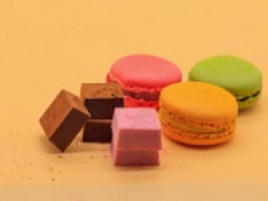 即日～長期『ブールミッシュ / 銀座三越』マカロン・ギモーヴ・スイーツ洋菓子販売/フランス菓子販売◇手土産人気も高い見た目も可愛いスイーツブランド＜時給1500円＋交通費＞制服貸与 / 週払いOK / 20代.30代.40代.50代前半 女性スタッフさん多数活躍中！＜専用フォーム返信＆オンラインで簡単登録＞FD-T-buru①