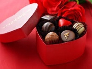 バレンタインイベントSTAFF / エントリーはお早目に！【2026年バレンタイン販売】未経験歓迎 ＜1/28～2/14 　東京大丸＞ バレンタインの王道！ベルギー王室御用達の有名チョコレートブランドで毎年大人気のチョコレート販売◇時給1500～1600円 / 交通費支給 / 週払いOK /  学生.20代.30代.40代.50代女性スタッフさん活躍中！＜専用フォーム返信＆オンラインで登録OK＞tan-F-VD-ed-vita①