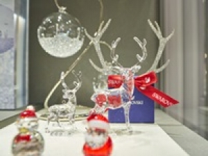 【12/1～12/31 Xmas】クリスタルジュエリー/チャーム/オーナメント/雑貨販売　＜SWAROVSKI (スワロフスキー) 　玉川高島屋＞期間限定時給1500～1550円＋交通費 / 週払いOK◇ジュエリー未経験OK◇商材問わず何らかの販売経験があればOK◇私服◇20代.30代.40代.50代前半 女性スタッフさん活躍中！＜専用フォーム返信＆オンラインで簡単登録＞tan-A-Xmas-suwa