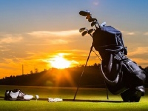 即日～長期◇時給1450円(経験有)+交通費支給【COBRA PUMA GOLF/ コブラ プーマ ゴルフ　新宿京王】世界的スポーツブランドのゴルフライン◇アパレル未経験OK！ゴルフ経験なくても大丈夫！◇週払いOK / 社販不要・制服貸与あり / 20代～40代男女活躍中！＜専用フォームの返信＆オンラインで簡単登録＞  AP-T-pum