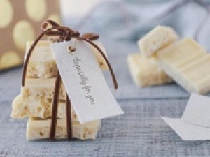 即日～長期『京都高島屋』可愛い猫のイラストや美しいパッケージのデザインでも有名♪ 王宮御用達◇ウィーンの洋菓子ブランドで販売◇時給1450円＋交通費 / 週払いOK / 食品・菓子販売デビュー歓迎！20代.30代.40代.50代の女性スタッフさん活躍中＜専用フォーム返信＆オンラインで簡単登録＞FD-K-dml