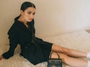 ＊即日～長期・週4日＊時給1600円以上(経験有)+交通費＊アパレルショップスタッフ【渋谷ヒカリエ】人気セレクトショップを持つ企業のオリジナルレディースブランド＊幅広い女性の日常に寄り添ったスタイルを提案＊アパレル未経験歓迎！物販経験があればOKです♪＊週払いOK・社保有給完備・服装サンプル貸与あり＊20代,30代,40代女性スタッフ活躍中！＜専用フォーム返信＆オンラインで簡単登録＞AP-T-nob