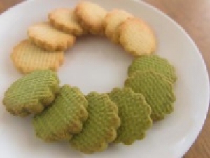 洋菓子未経験OK！即日～長期　マネキン日給12,000円＋交通費＜渋谷ヒカリエ＞軽い食感・とろけるラングドシャ、ザクザクとした食感のクランチチョコなど洋菓子販売◇未経験OK！洋菓子販売デビュー歓迎◇2学生.20代.30代.40代.50代女性スタッフさん活躍中！＜専用フォーム返信＆オンラインで登録OK＞FD-T-jdeu