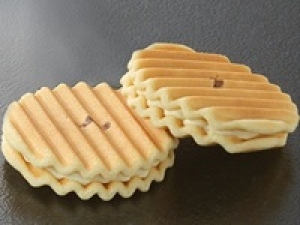 高時給＆高待遇 / 菓子未経験OK＜時給1600円＋交通費 / 月収例27万＞即日～長期 ＜ 源吉兆庵／成田空港第2ビル制限エリア＞京菓子の老舗店で和菓子販売◆ロングセラー銘菓が人気！優しい口どけの餅菓子！◇包装経験者歓迎！◇百貨店経験者歓迎！◇20代.30代.40代.50代前半女性スタッフさん活躍中＜専用フォーム返信＆オンラインで簡単登録＞FD-T-minamoto①-d