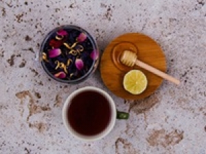 【未経験OK / スタート日相談OK / 週3～4日】即日～長期 / 時給1450～1500円＋交通費＜越谷レイクタウン＞世界各地のお茶・紅茶を中心とした専門店◇可愛い缶のパッケージはギフト人気も♪ 20代.30代.40代女性活躍中！お茶/ 紅茶 / ハーブティが好きな方大歓迎♪ 制服貸与 / 週払いOK＜専用フォーム返信＆オンラインで簡単登録＞FD-T-lup①