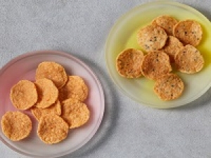 【年末繁忙期◆和菓子の品出し / 午後から】未経験歓迎!ジムやスポーツ、運動部など体を動かす事が好きな方におススメ!<12/1~12/31 玉川高島屋>海老せんべいなどデパ地下でも人気の和菓子店【坂角総本店】納品対応や品出しのお仕事◇時給1400~1500円+交通費 /週払いOK◇学生.20代.30代.40代男女スタッフさん活躍中!<専用フォーム返信&オンラインで簡単登録>tan-F-ebi