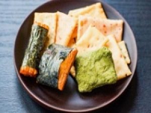 即日～長期＜本八幡シャポー＞もちもちのどら焼き、サクサクのおかき等☆上品なパッケージで手土産にも喜ばれる☆季節を楽しむ和菓子販売◇時給1500～1600円＋交通費支給 / 週払いOK / 和菓子未経験OK！プライベートも充実！20代30代.40代.50代前半女性スタッフさん多数活躍中◇社保完備/有給あり/週払い可＜専用フォーム返信＆オンラインで簡単登録＞FD-T-ginbo①