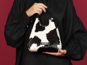 9/23～10/1　新宿伊勢丹POP UP 『GIANNI CHIARINI (ジャンニ キアリーニ) 』多彩なデザインも魅力のイタリア・フィレンチェ発ブランド◇レザーバッグ＆小物の販売◇時給1600～1650円 ＋交通費 / 週払いOK / シンプルな私服勤務 / 20代.30代.40代.50代女性スタッフさん活躍中！＜専用フォーム返信＆オンラインで簡単登録＞tan-A-gianni①