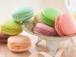 即日～長期『ブールミッシュ / 東戸塚西武』マカロン・ギモーヴ・スイーツ洋菓子販売/フランス菓子販売◇手土産人気も高い見た目も可愛いスイーツブランド＜時給1500円＋交通費＞制服貸与 / 週払いOK / 20代.30代.40代.50代前半 女性スタッフさん多数活躍中！＜専用フォーム返信＆オンラインで簡単登録＞FD-T-buru①