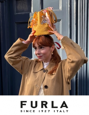 ＜FURLA　フルラ／ららぽーとエキスポシティ＞バッグ販売【時給1400～1500円】交通費支給！◇フェミニンでエレガンス、カジュアルなカラーバリエーション豊かなレザーバッグが人気！◇＜20～40代前半女性スタッフ活躍中！オンラインで登録！週払いOK！＞AP-k-fur-ekisupo