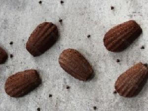 ■時給UP中■年末年始の洋菓子販売　12/26～1/3【15:00～20:00時短】未経験歓迎！未新食感！バターとショコラの組み合わせを追求したスイーツ専門店で洋菓子販売＜東京グランスタ＞時給1700～1800円＋交通費 / 週払いOK / Wワーク / 扶養内 / 何かしらの販売経験があればOK / 期間限定の好条件＆高時給◇学生.20代.30代.40代女性スタッフさん活躍中！＜専用フォーム返信＆オンラインで簡単登録＞tan-F-pl-parisb