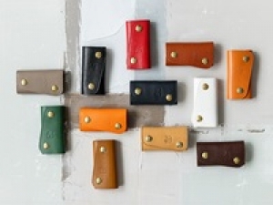 時給大幅UP！【クリスマスSALE販売補助】12/10～12/25 (期間中11日間）期間限定の高時給1700～1800円＋交通費 / 週払いOK【IL BISONTE（イル ビゾンテ）千葉ペリエ】◆未経験歓迎◆カジュアル×シックなスタイルで人気！フィレンチェ発のレザーバッグ＆小物の販売◇私服◇人気のお仕事なので早めのエントリーがおすすめ！学生.20代30代男女活躍中！＜専用フォーム返信＆オンラインで簡単登録＞tan-A-Xmas-ilbiso