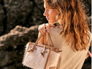 ■長期■高時給！時給1700円(経験有)＋交通費■レザーバッグ＆スモールレザーグッズの販売 ♪【GIANNI CHIARINI(ジャンニ キアリーニ)　横浜そごう】イタリア・フィレンツェ生まれ☆柔らかい革ときれいなカラーバリエーションで人気！★週払いOK / 20代,30代女性スタッフ活躍中★＜専用フォームの返信＆オンラインで簡単登録＞  AP-T-gianni-d