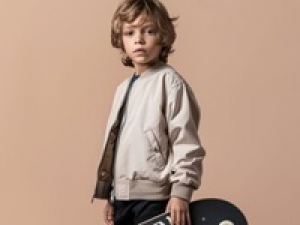 ■長期・週3日でOK■時給1500円以上(経験有)+交通費■子供服の販売・バッグヤード業務＜EMPORIO ARMANI JUNIOR｜エンポリオ アルマーニ ジュニア　横浜高島屋＞楽しいディテールで子供らしさを表現■イタリア発モード界の帝王ブランドのキッズライン■週払い可・社保完備・駅から徒歩5分以内・20代,30代,40代,50代男女スタッフ活躍中！＜専用フォームの返信＆オンラインで簡単登録＞　AP-T-aj-d