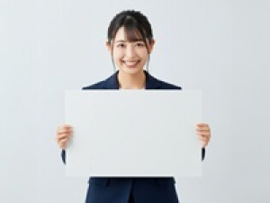 【お客様の誘導(屋外)】未経験OK / 書類選考のみ / 1日からエントリーOK〖9/20～9/23　 すまいるフェスタ / 新宿住友ホール〗時給1450円＋交通費◆住友不動産が運営する理想の住まいづくりを見て・触れて・体感できる人気イベント◇学生さん/20代.30代の女性活躍中！【スカートスーツ＋黒のパンプス / パンツも相談OK 】週払いOK・駅チカ＜専用フォーム返信＆オンラインで簡単登録＞tan-o-san-sin①